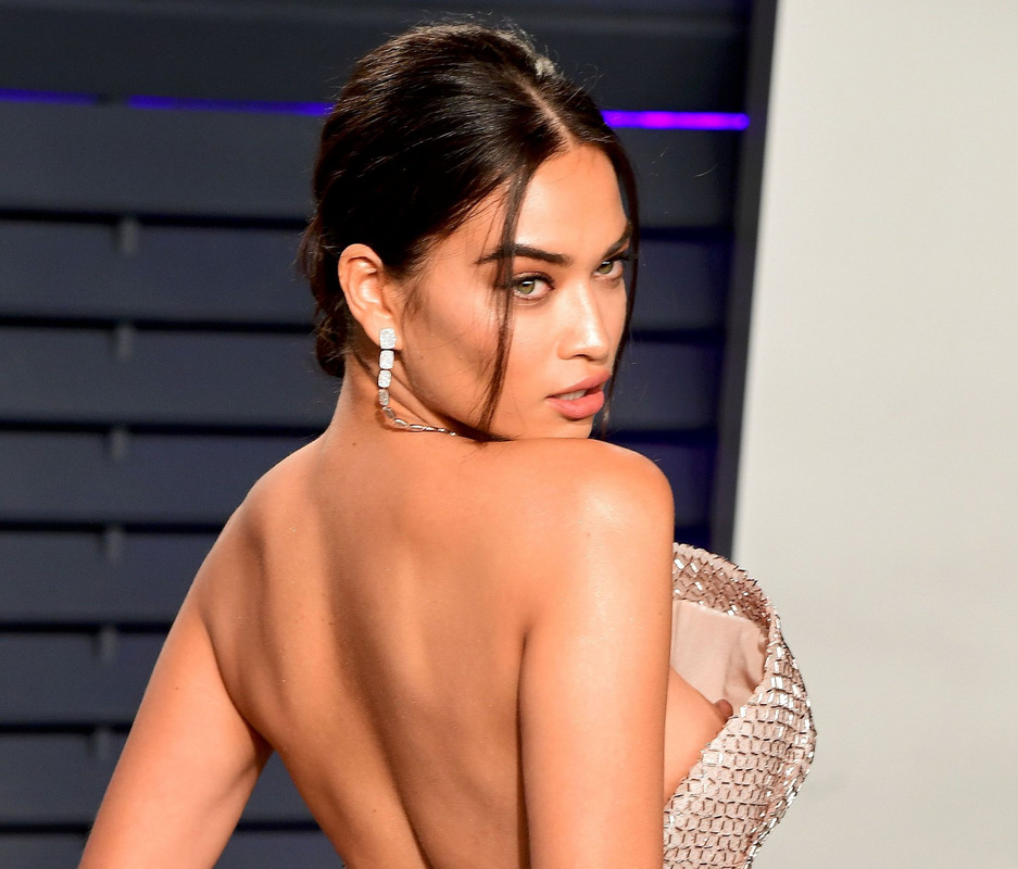 Shanina-Shaik-Sexy-Dress-6