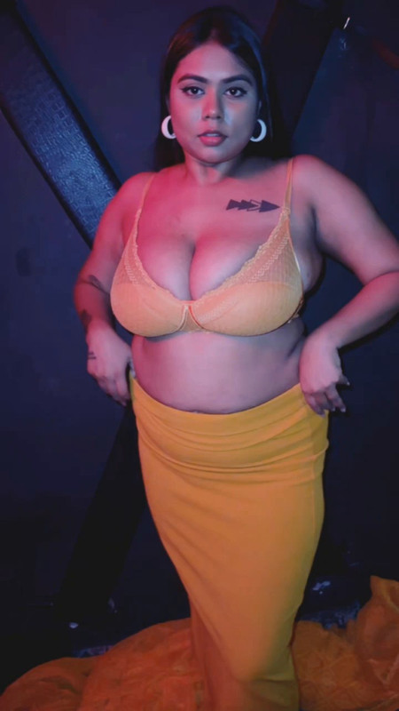 Oasi Das - Orange Saree Nude Tease.mp4.0012