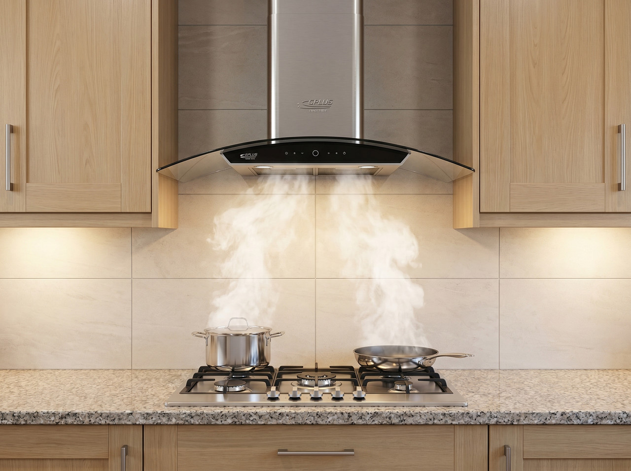 Campana extractora de pared premium GPlus de 36 pulgadas con visor de vidrio templado y control táctil instalada en una cocina moderna