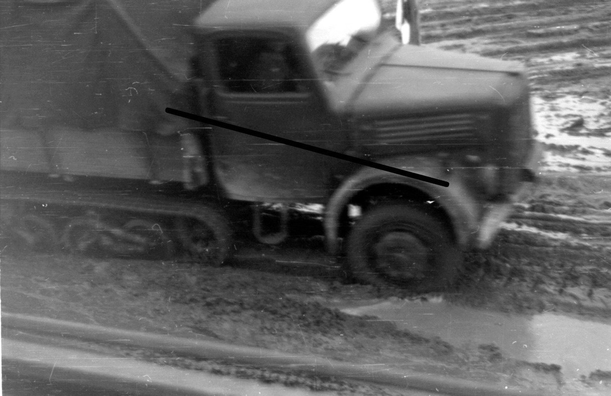 Rußland Ostfront Sd.Kfz.3 Halbkette Maultier LKW Schlamm