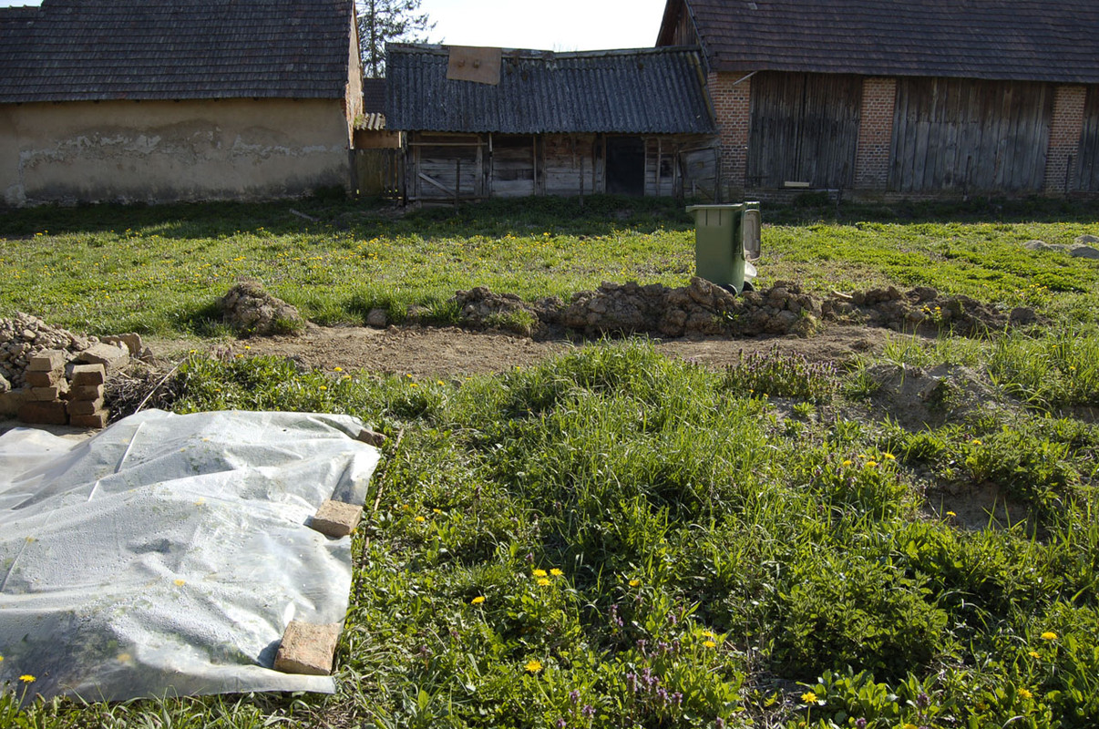 Hier war die Betonplatte (2)