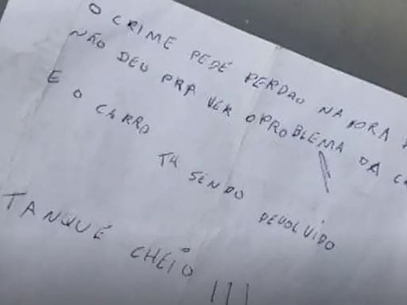Ladrones devuelven auto robado; encontraron silla para niño discapacitado