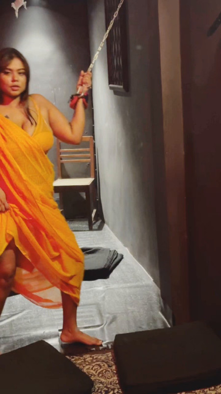 Oasi Das - Orange Saree Nude Tease.mp4.0002