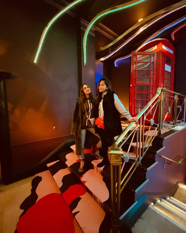 Nagita Slavina dan Luna Maya saat liburan di London