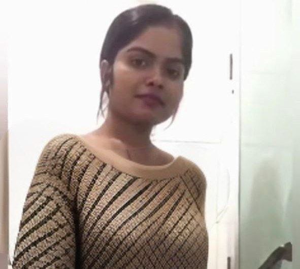 Hot desi girl rubbing her boobs closeup