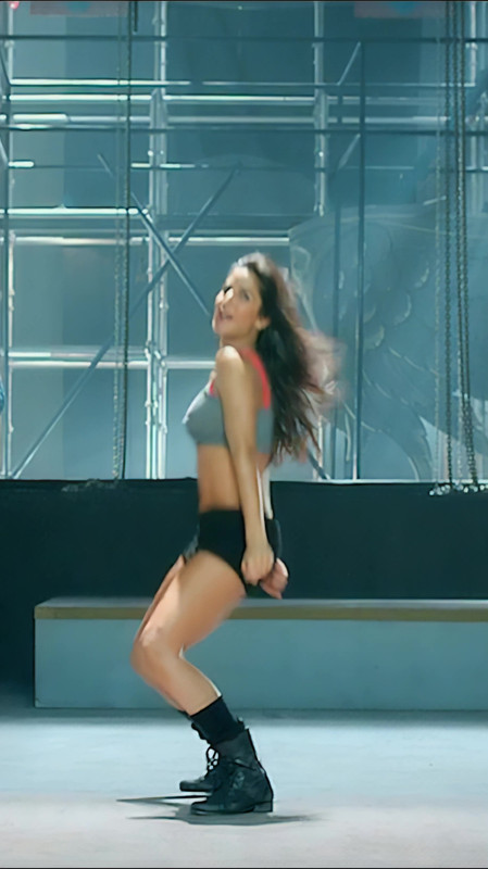 Kamli Song Only Katrina Kaif Focused in Slow Mo Vertical 086