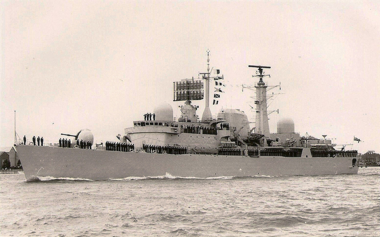 HMS Birmingham (D.86)-8