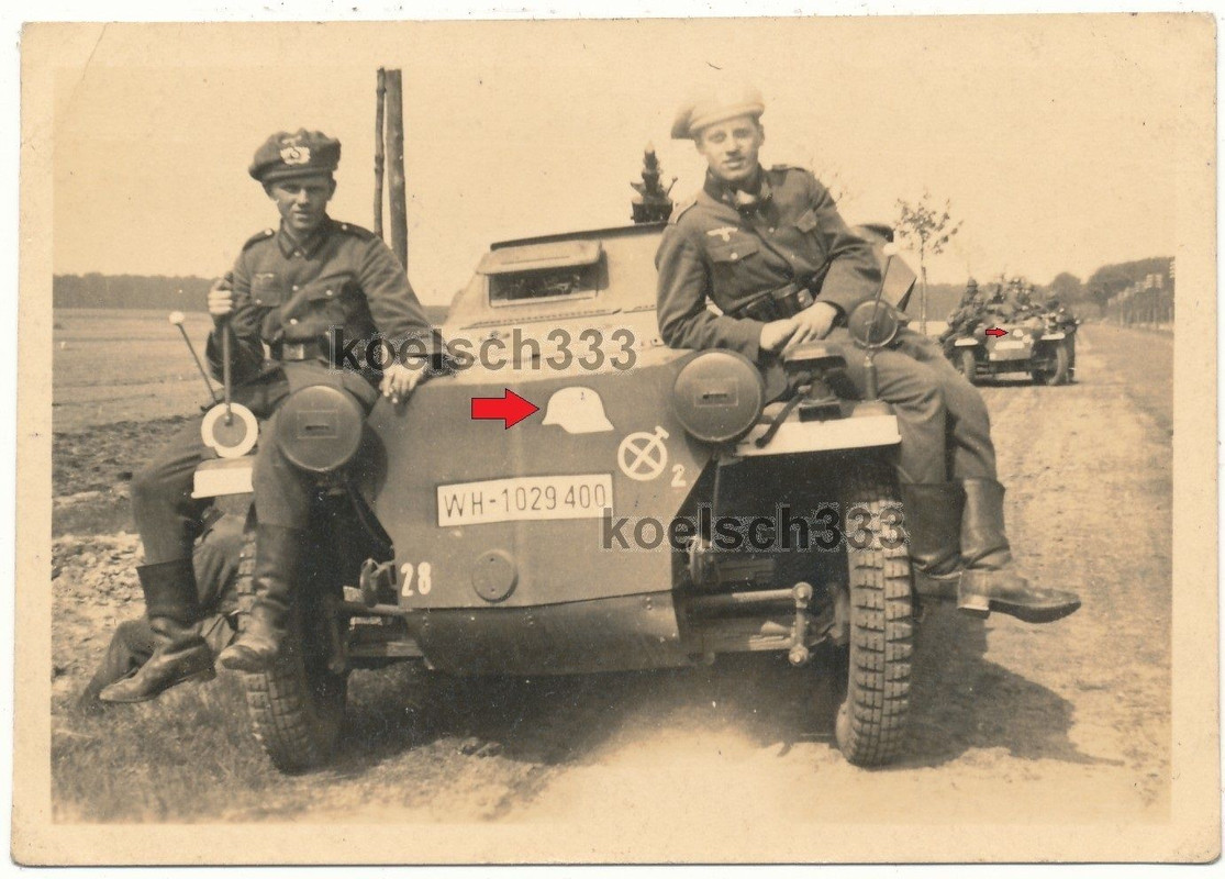 Foto Panzermänner auf Schützenpanzer Kennung Pan