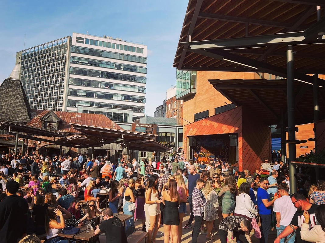 beer-garden-the-oast-house