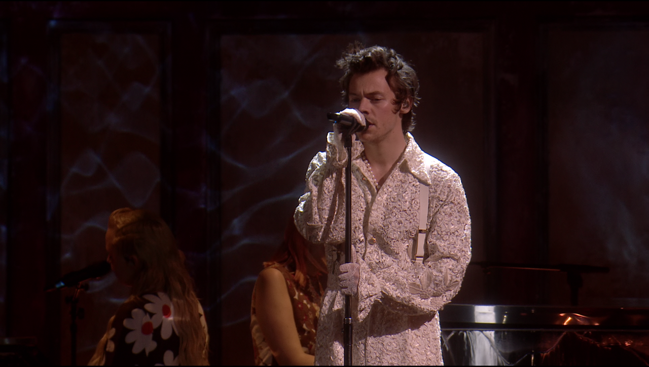 Harry Styles - Falling,2020 Brit Awards,18 feb(FEED-1080i-MPA2[0