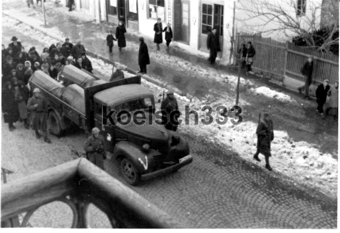 [Слика: 13914015-10209745731657120-3189616242951527005-o.jpg]