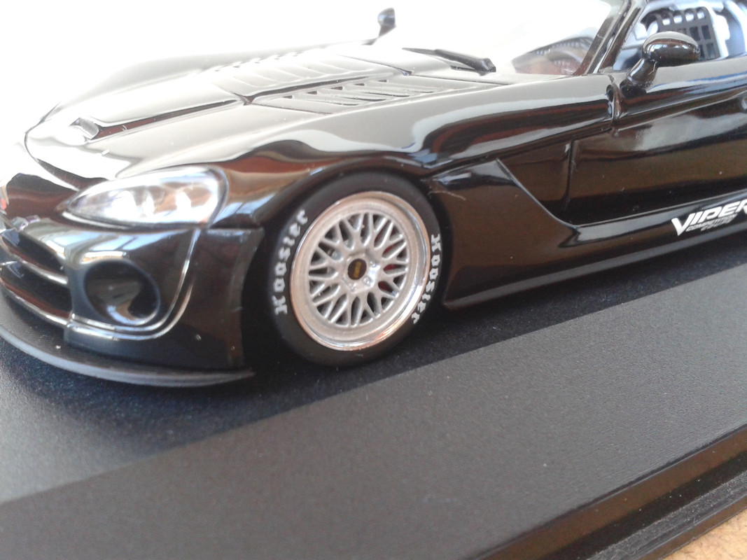 2003 Dodge Viper Mk III Competition Coupé (Auto Art) (17)