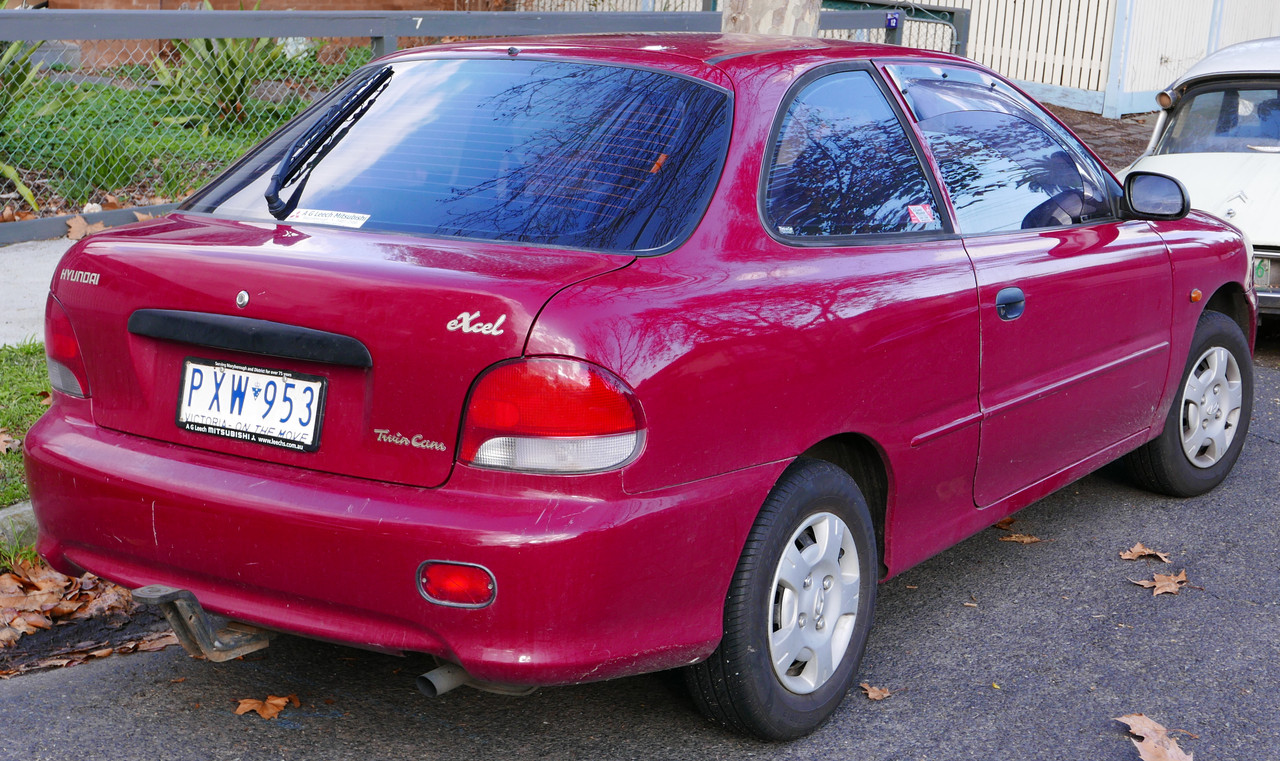 1999_Hyundai_Excel_(X3)_Sprint_3-door_hatchback_(2015-06-03)_02