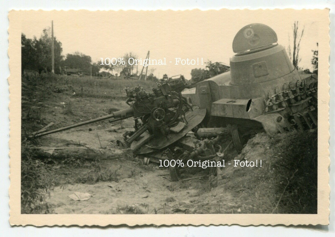 Foto Russland russischer Panzer BA10 russische Flak Geschütz Combat
