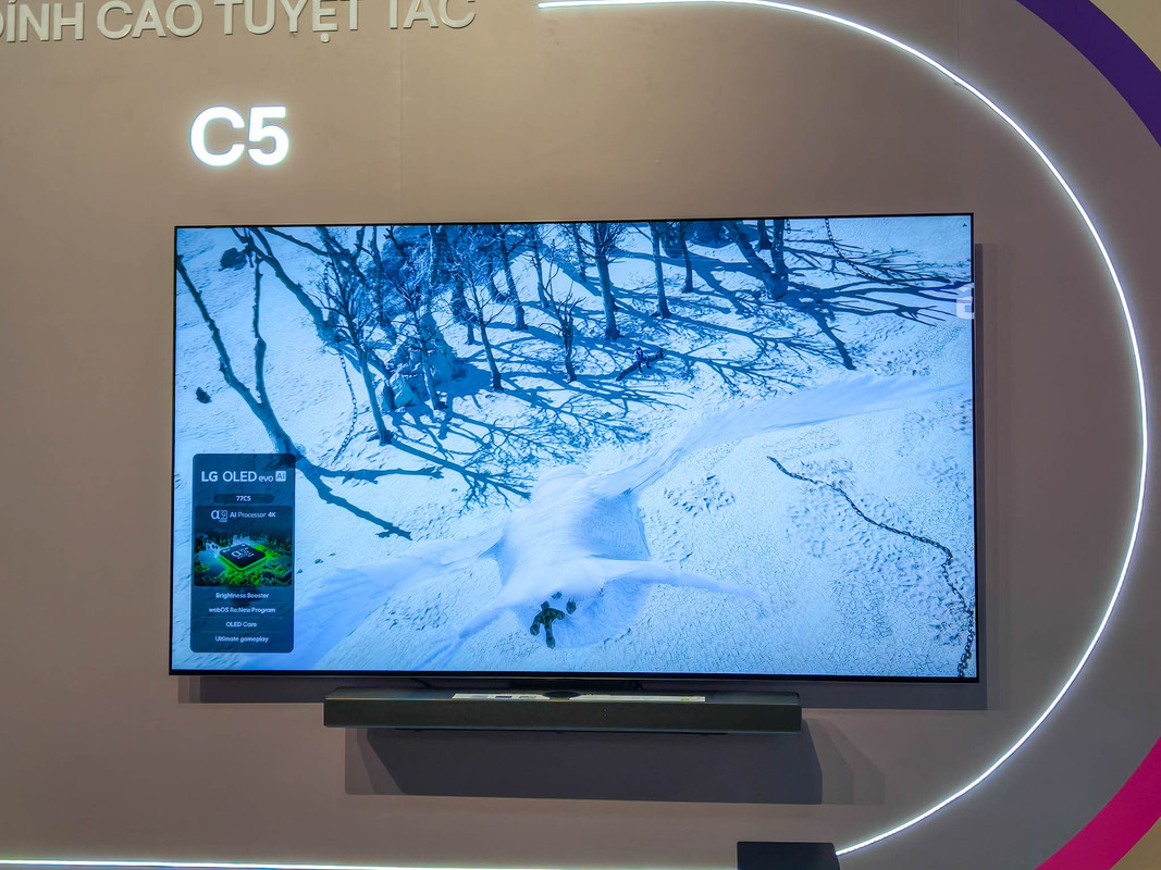 LG-TV-AI-EVO-OLED-QNED-4-K-8-K-Media-LAB-9-of-57.jpg