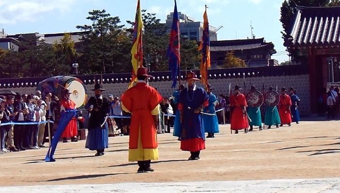 Upacara pergantian penjaga istana di Gyeongbokgung.
