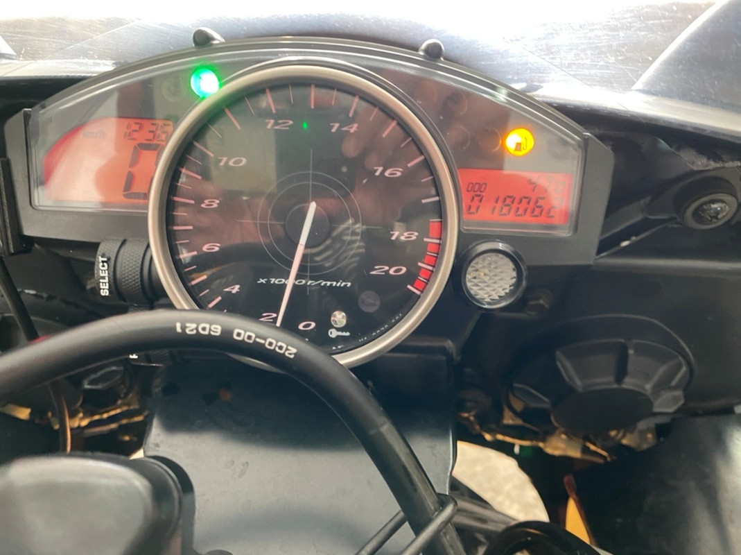 64AA7B9B-406D-46C3-A487-57532770006C