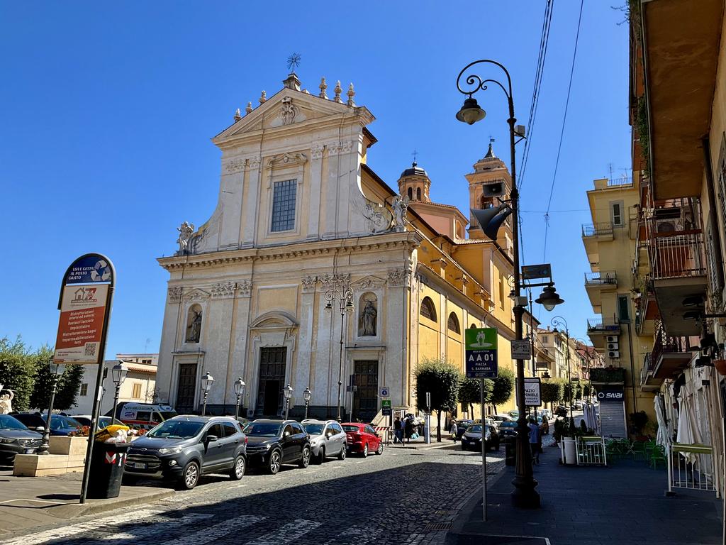 Жаркий сентябрь на побережье Тирренского моря.