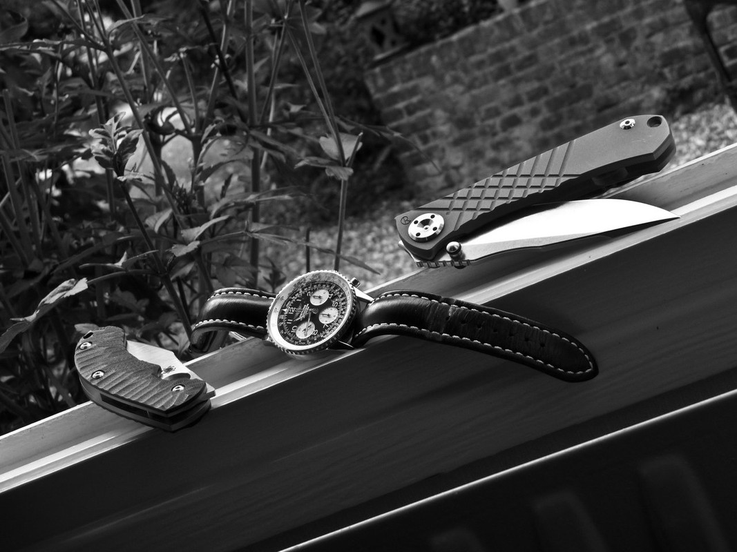 Breitling et couteaux de poche - Page 11 UYJKYYUT