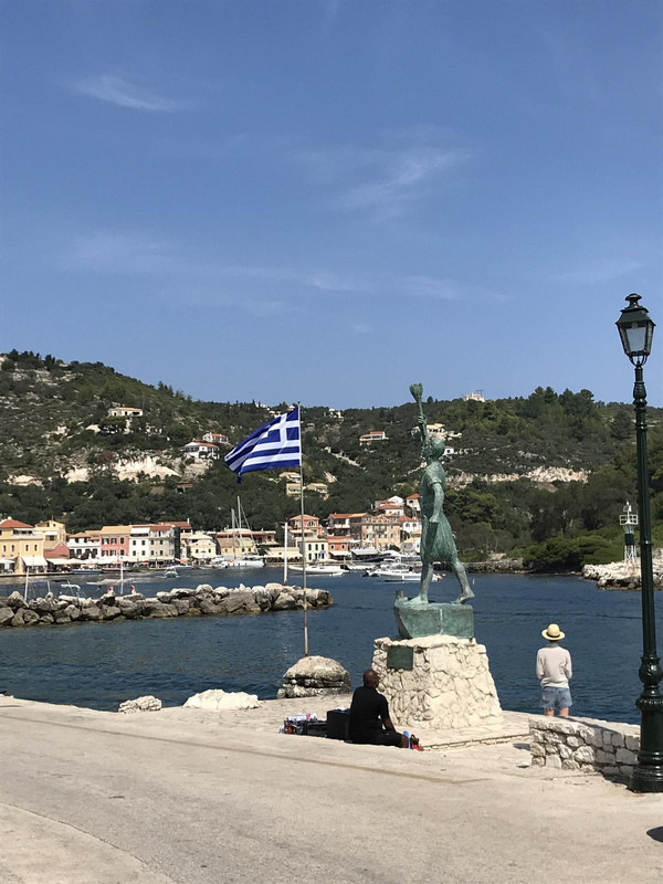 CCDD0A8F-63D2-4131-AEB6-F1B20D11F612