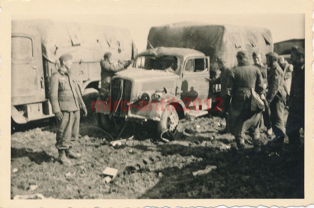 Foto, Fronteinsatz Ari, Im Schlamm am Kubanbrück