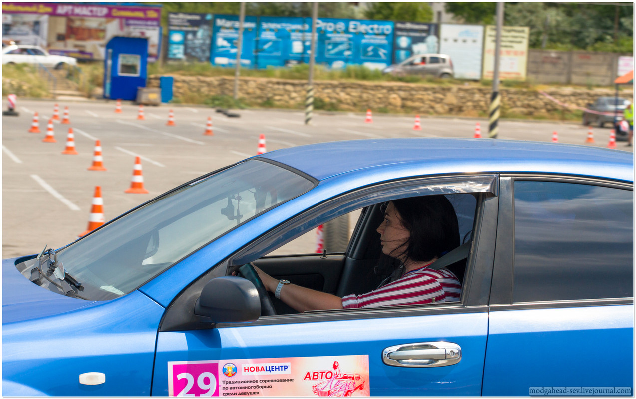 Lady-Drive-2331