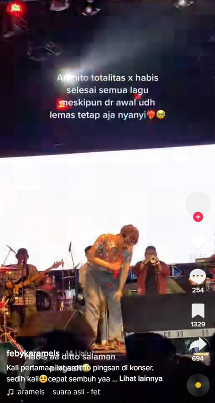 Detik-detik Ardhito Pramono pingsan saat manggung.