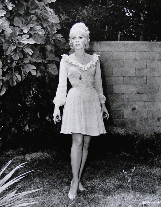 Stella_Stevens_b45