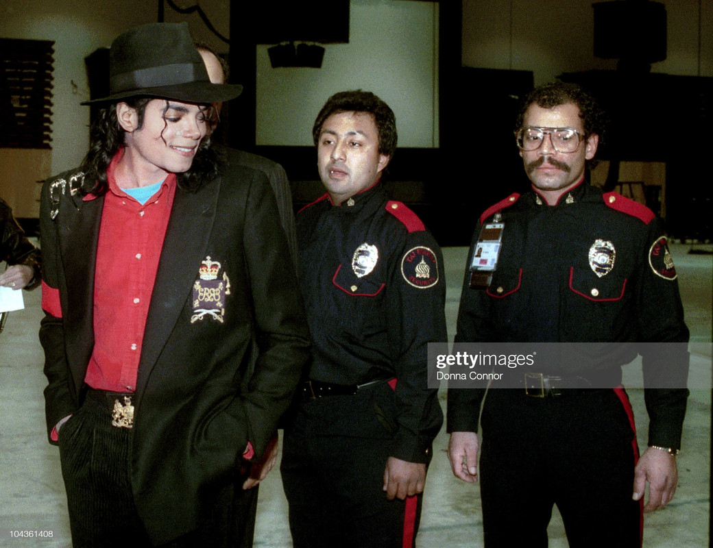 Michael-Jackson-Tours-the-Trump-Taj-Mahal-Hotel-Casino.jpg