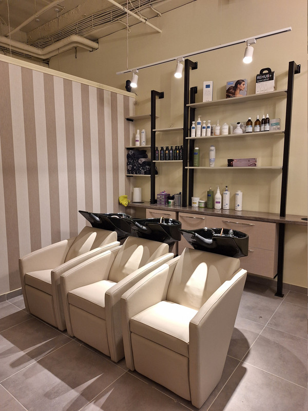 Madonna salon
