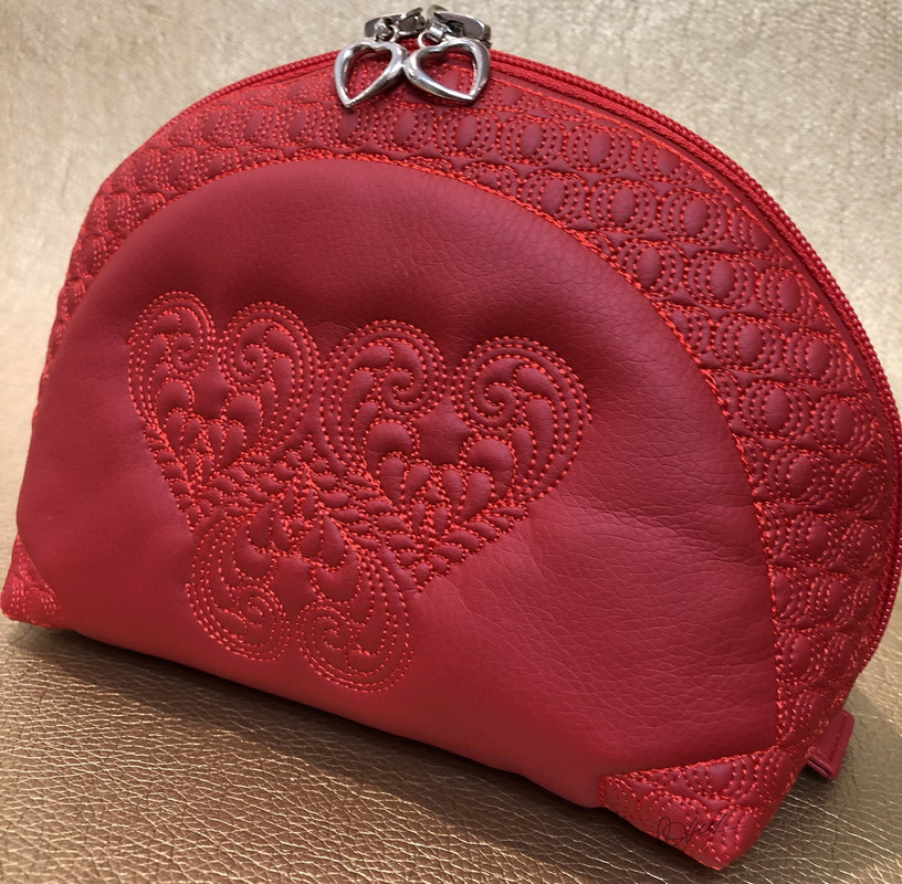 04FA2B48-86E4-4D45-BB75-A55841457236