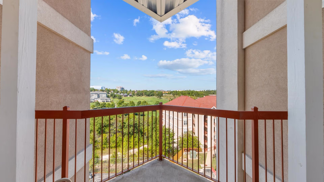 Grand Crowne Resort