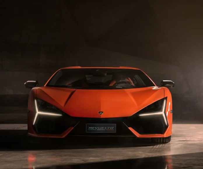 Lamborghini Revuelto