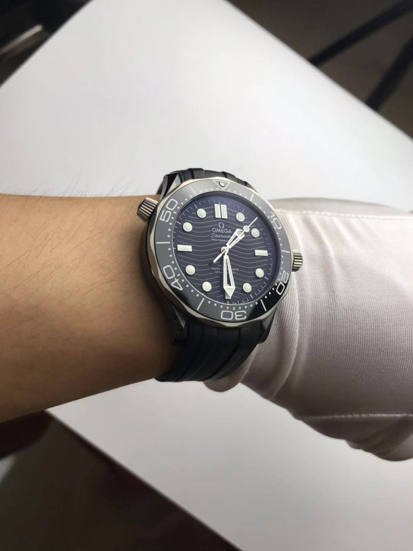 Seamaster best sale ceramic titanium