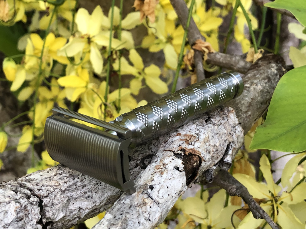 Chiseled Face Titanium Razor Review - Sharpologist