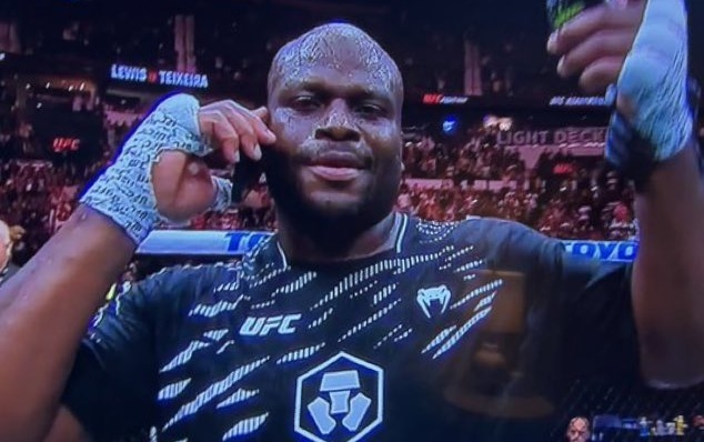 Дерик Люис затвърди, че е сред най-големите шоумени в UFC