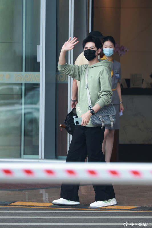 007VoLgzgy1hgki38eh5zj323u35se82