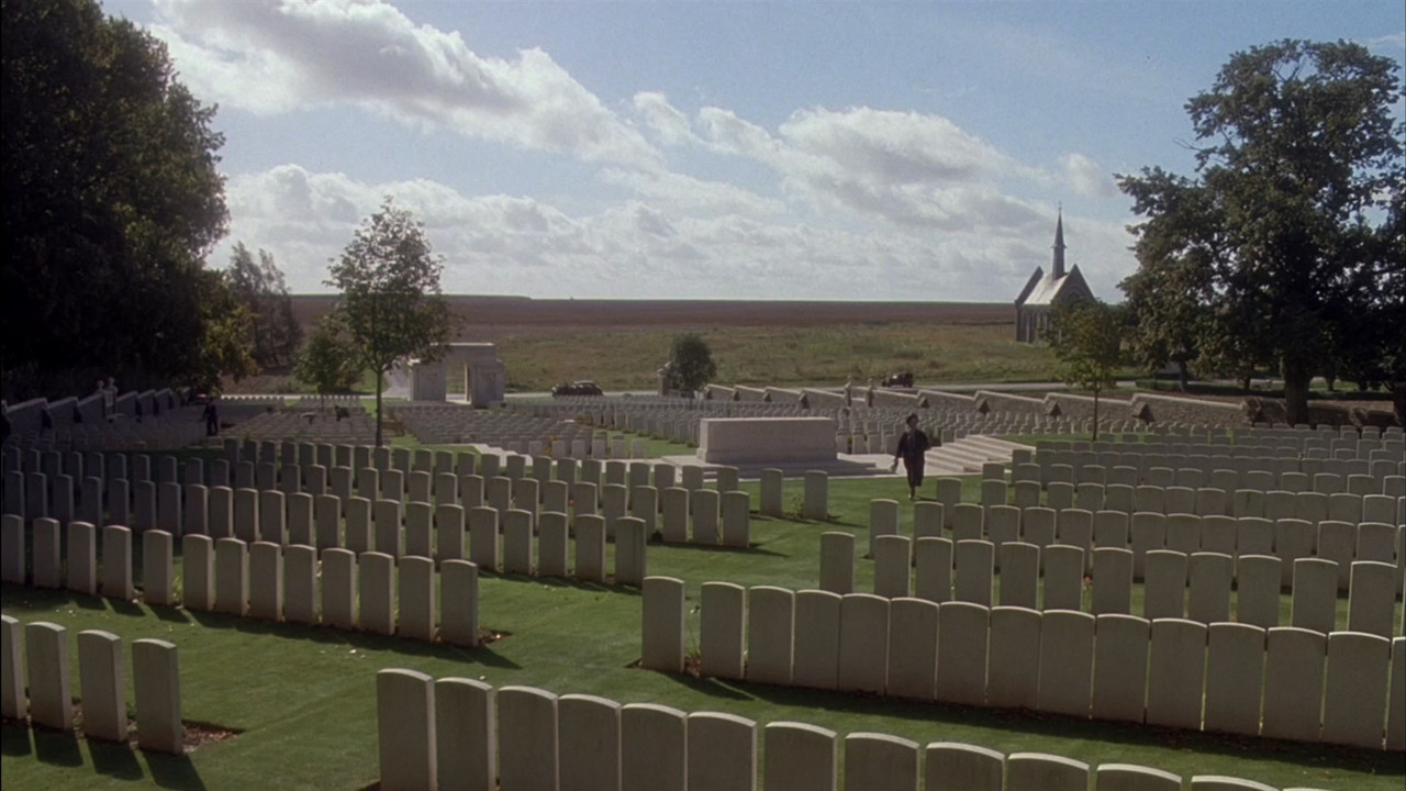Mrs.Henderson.Presents.2005.NORDiCSUBS.1080p.BRRip.10Bit.x265-SWAXX.mkv.0001