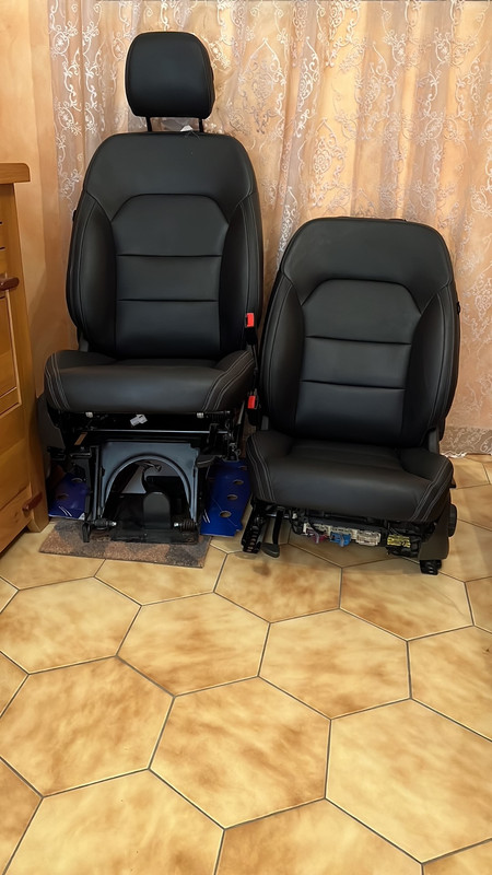 060F0BB1-B6F2-4F0A-877A-CC8FE15CA47B