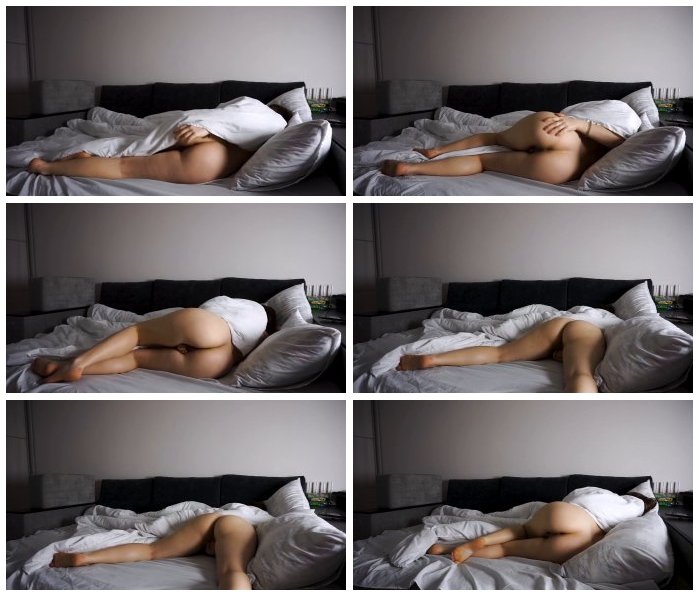 [Image: girl-fingering-pussy-till-orgasm-on-the-bed-2.jpg]