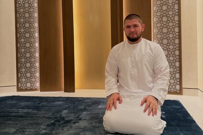 Бащата на Хабиб искал бойците да кланят намаз, ако ще тренират при него