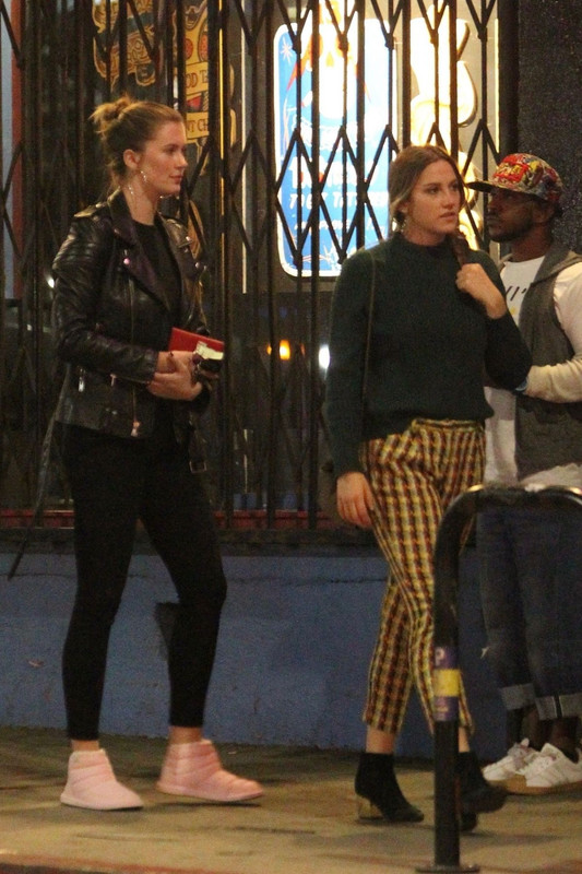 ireland-baldwin-out-in-hollywood-11-08-2018-1