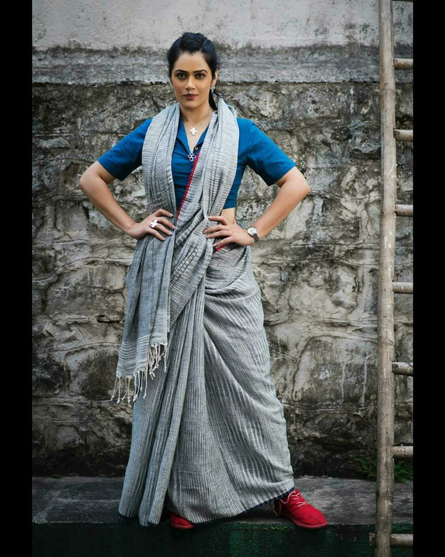 11-Girija-Oak-Godbole-Beautiful-Photos-in-Saree-My-Vantage-Point