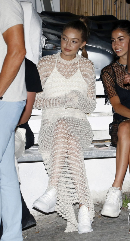 gigi-hadid-at-bobonier-club-on-mykonos-island-06-29-2018-2