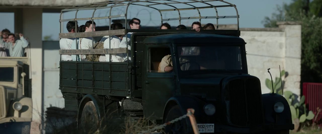 Shoshana-2024-AMZN-WEBRip-English-720p-x264-AVC-AAC-2-0-ESub-mkv-0002