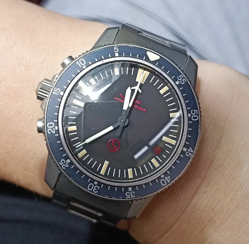 292CCD2E-511D-4625-AAC7-CC5AD1B860A6
