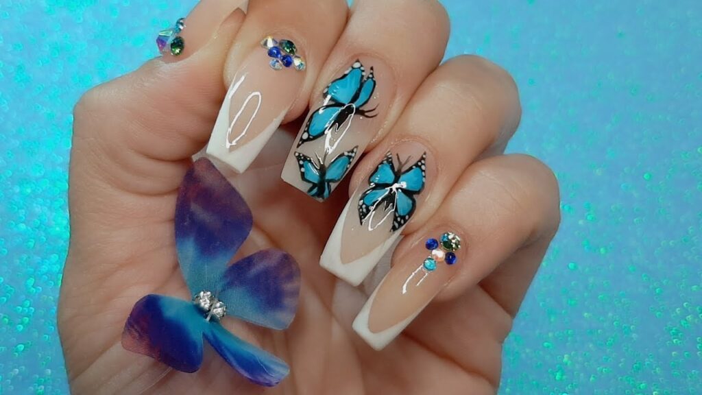Diseños de uñas de acrílico con mariposas