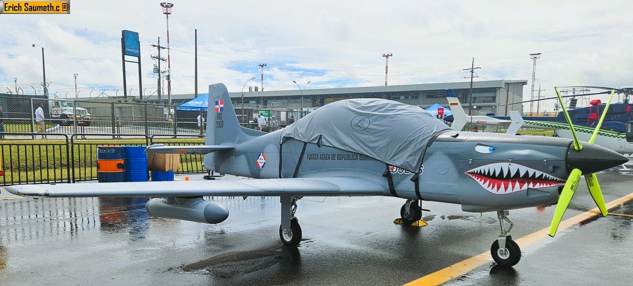 La Fuerza Aérea Dominicana exhibe su avión TP-75 Dulus en F-AIR 2025