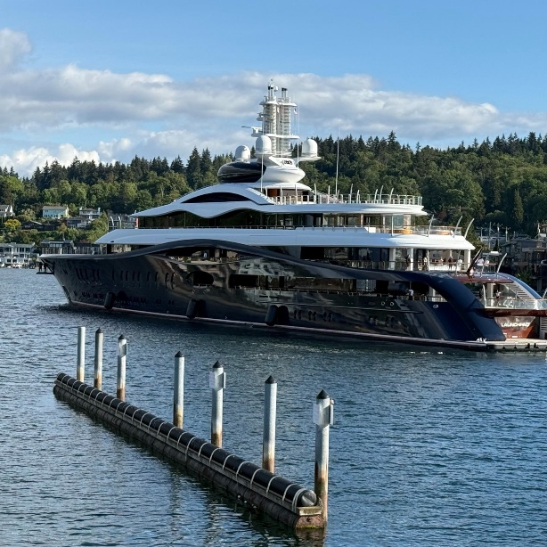 [Image: Yacht.jpg]
