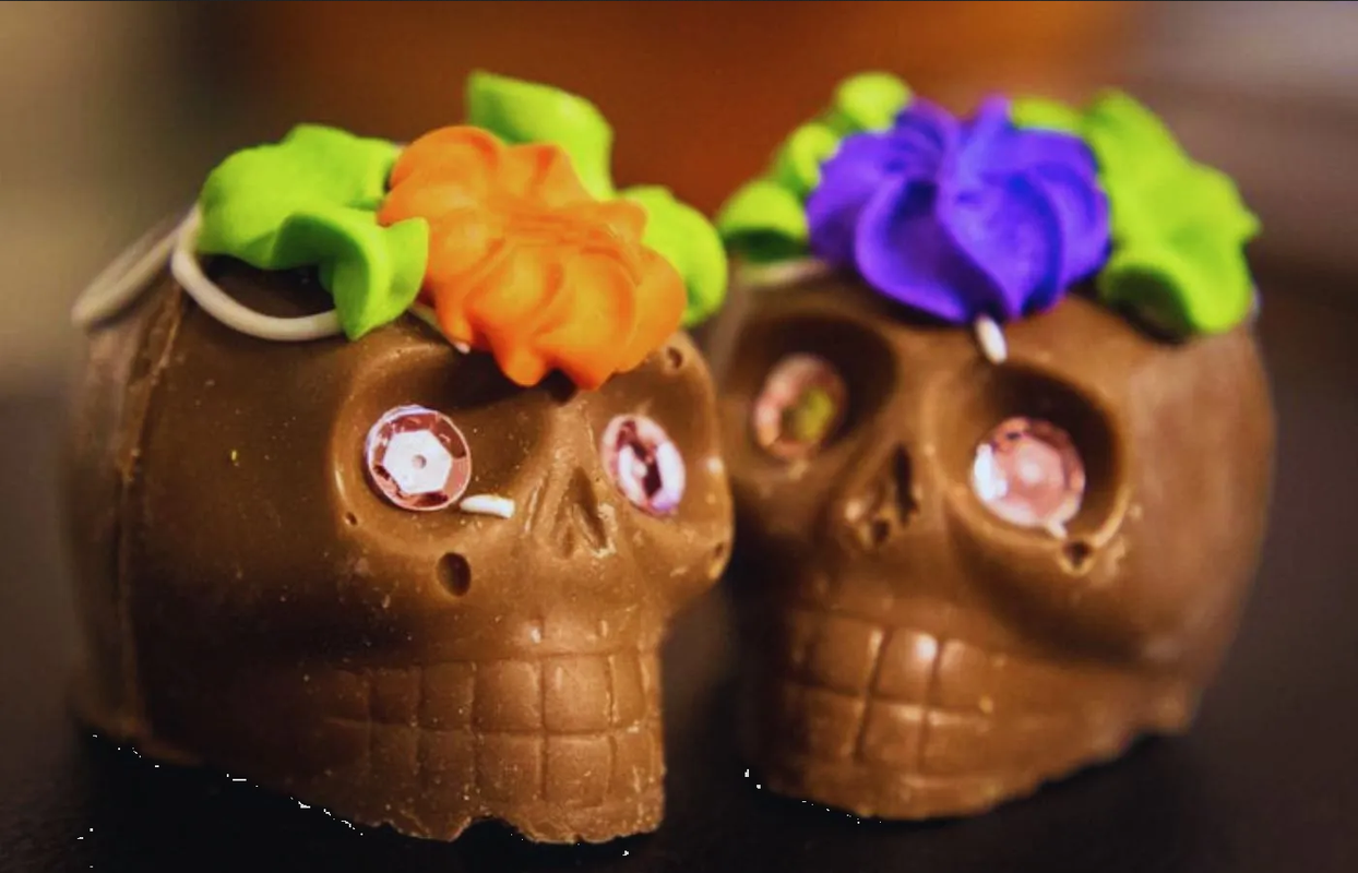 ¿Qué hacer para el Día de Muertos? Haz calaveritas de chocolate fácil y rápido